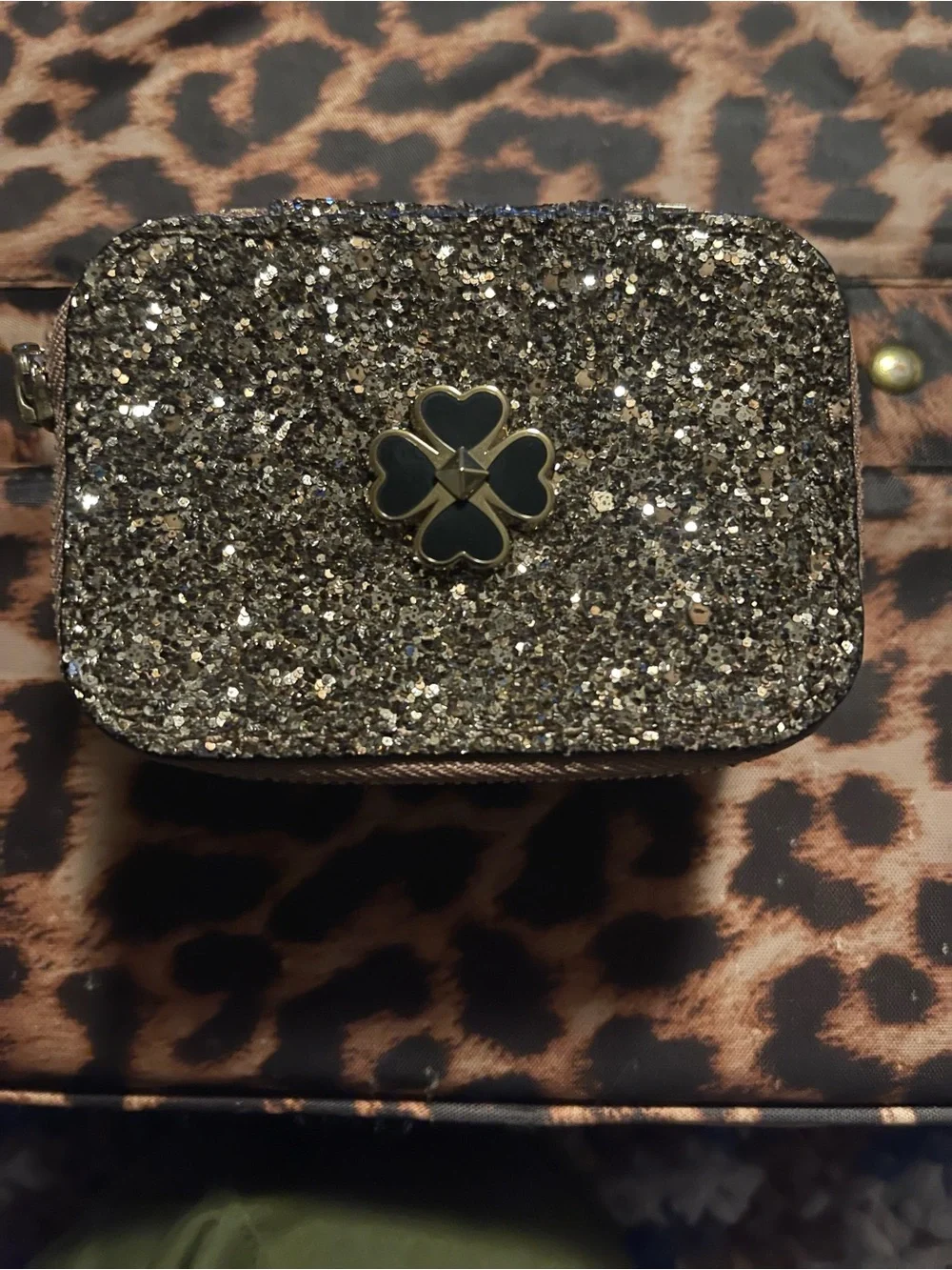 kate spade glitter clover mini pouch - gold and black